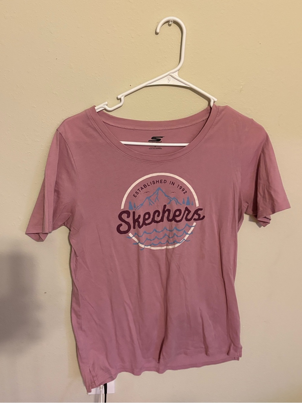 Vintage Skechers Mauve Graphic Short-Sleeve Tee